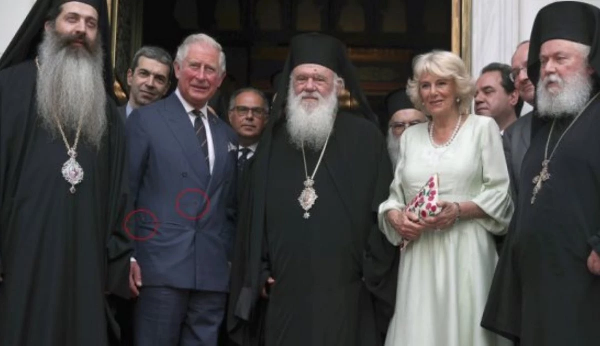 Το σακάκι του Καρόλου είχε ξηλωμένο κουμπί και σκισμένη τσέπη (εικόνες)